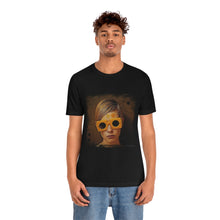 Cargar imagen en el visor de la galería, Twiggy Unisex Jersey Short Sleeve Tee by Insignia