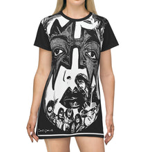 Cargar imagen en el visor de la galería, The Kiss All Over Print T-Shirt Dress by Insignia
