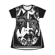 Cargar imagen en el visor de la galería, The Kiss All Over Print T-Shirt Dress by Insignia
