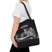 Cargar imagen en el visor de la galería, Basquiat AOP Tote Bag by Insignia
